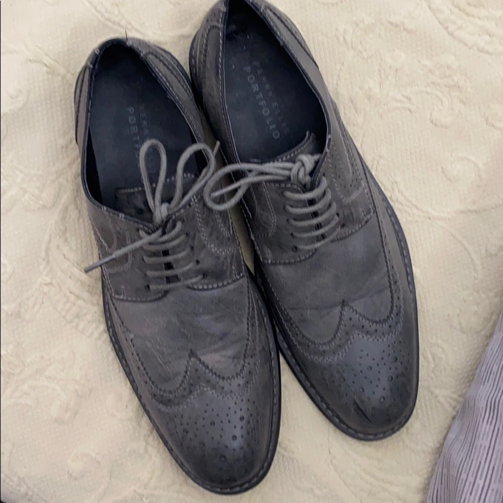 Perry Ellis Wing Tips - Picture 3 of 3